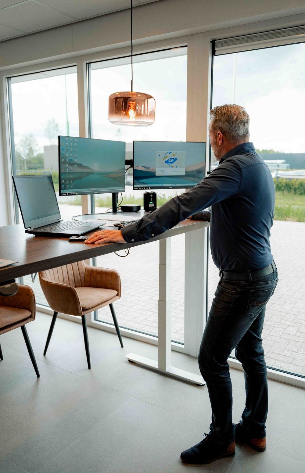 Werkplek in de showroom